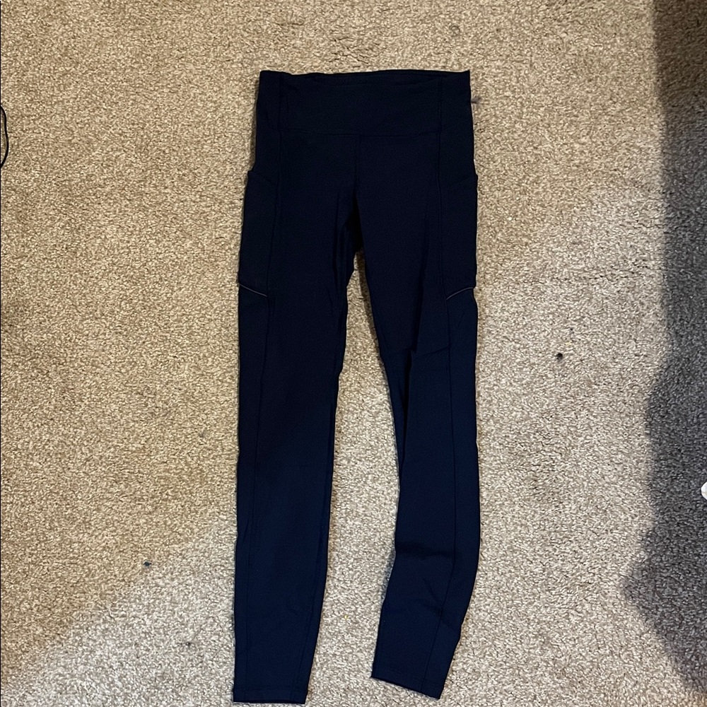 Sz 4 Lululemon navy 28” running leggings